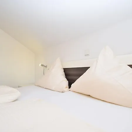 2 Separate Flats With Balcony On The Slope 아파트 빌링겐